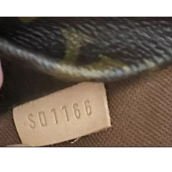 COA INCLUDED - Louis Vuitton Monogram Totally - Picture 13 of 15
